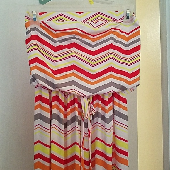 Cute Maxi Dress - Picture 2 of 4